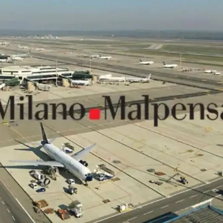 10' From Malpensa Shuttle, Netflix & Wi-fi شقة *